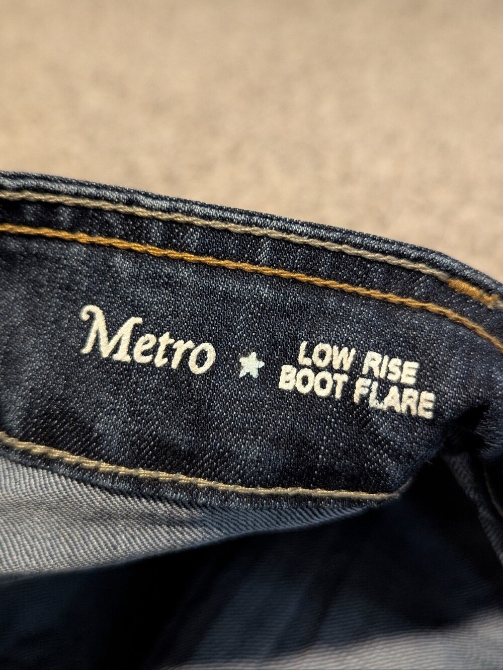 Vintage 2003 Hydraulic Flare Leg Jeans *Mint Condition* Porkchop Pockets Size 1 - Picture 3 of 6